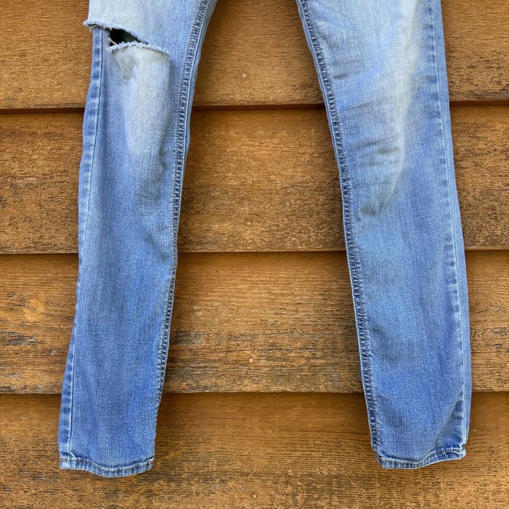 Hollister Light Blue High Rise Lightly Distressed Skinny Jeans Size 5 - Picture 5 of 13